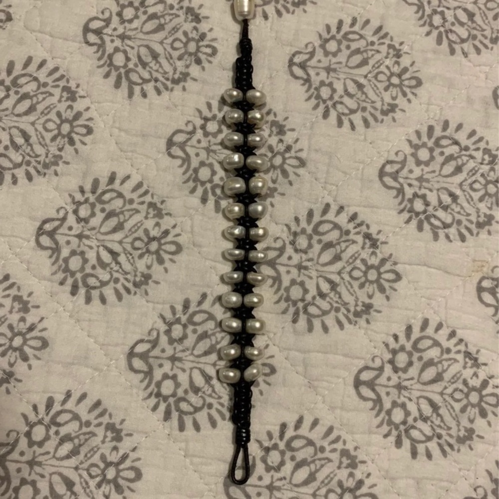 Leather & Pearl bracelet